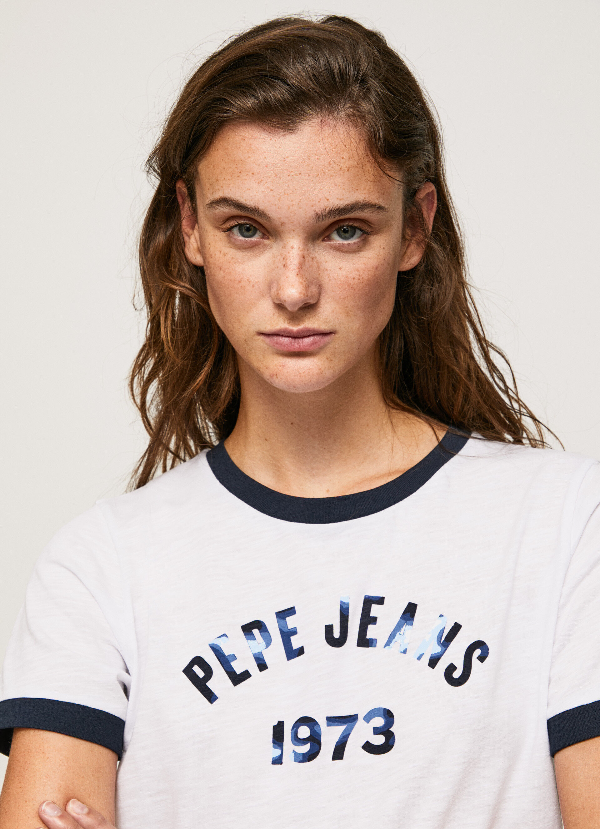 Camiseta de algodão com logotipo estampado - branca