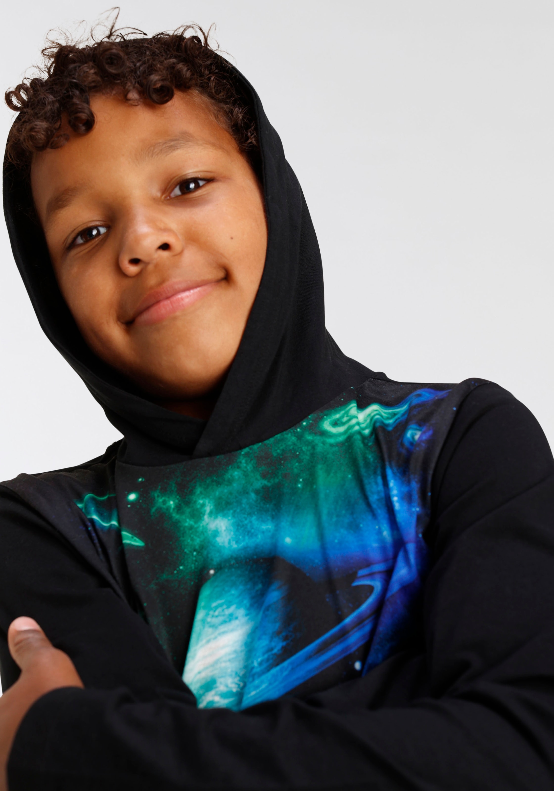 KIDSWORLD Kapuzenshirt »UNIVERSUM -Fotoprint«, Langarm,  Basic-Passform,  mit trendigem Druck,  aus Jerseystoff