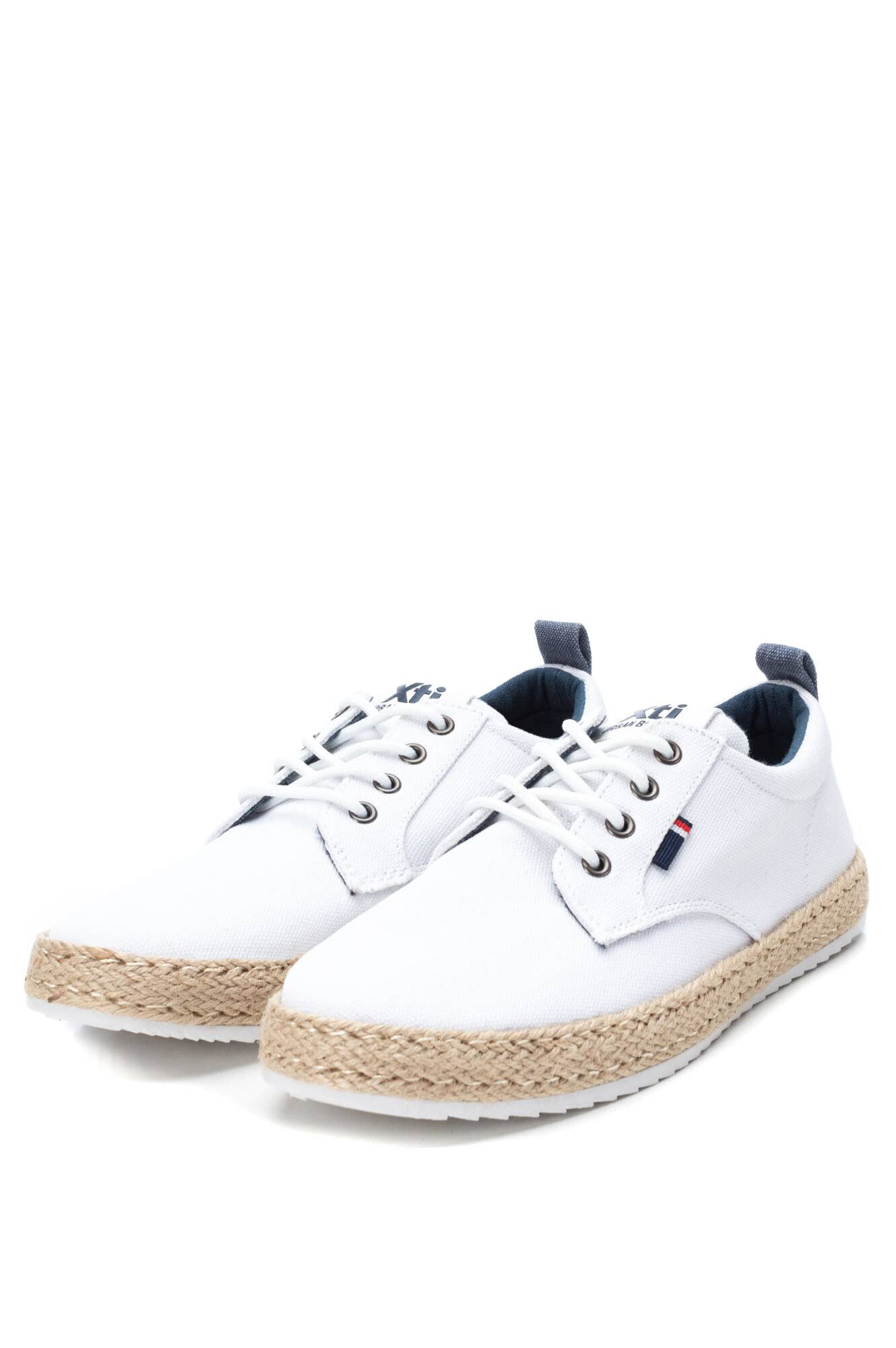 Sapatos Xti com cadarço e sola de juta - brancos