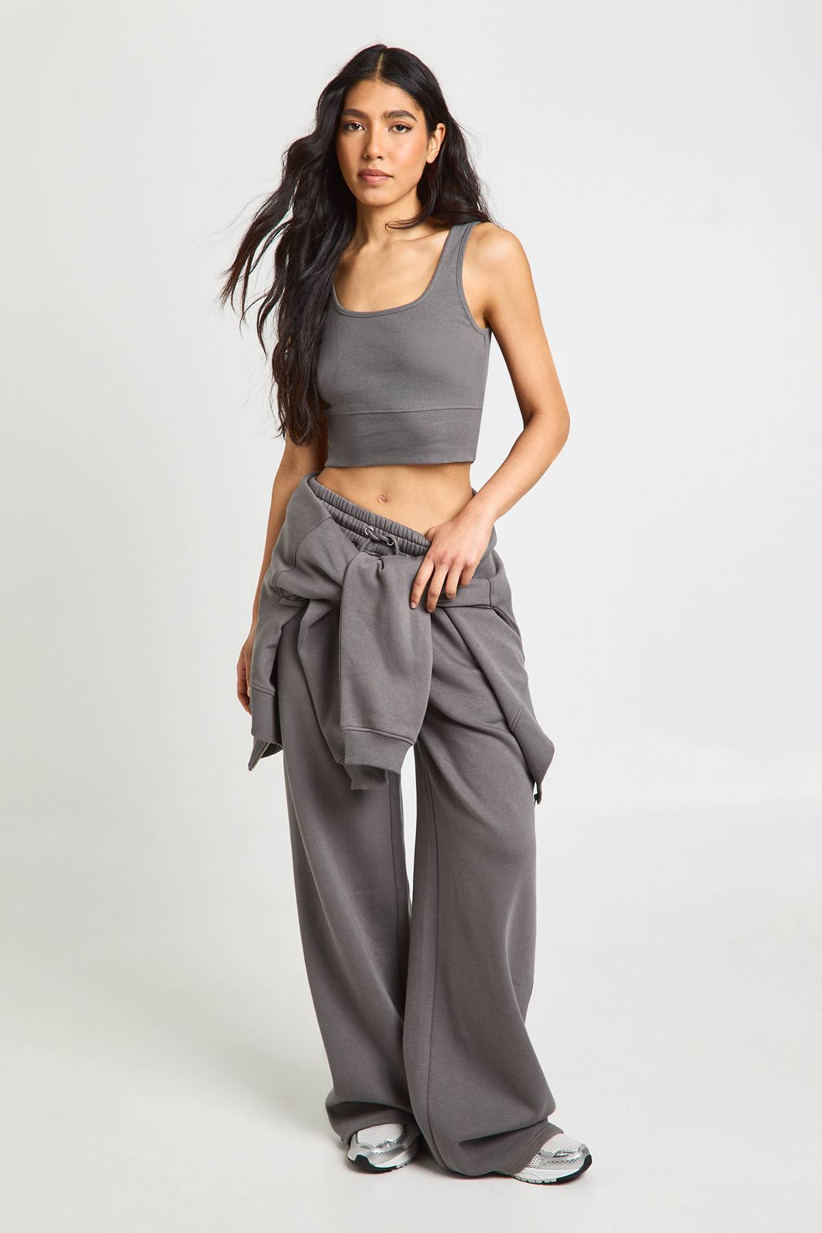 boohoo Ensemble de Jogging à Casynthétiqueche 3 Pièces avec Top Court à Ourlet Profond Tall