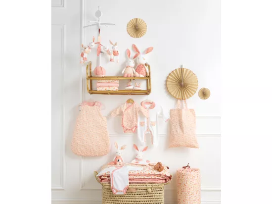 Hochet en velours rose