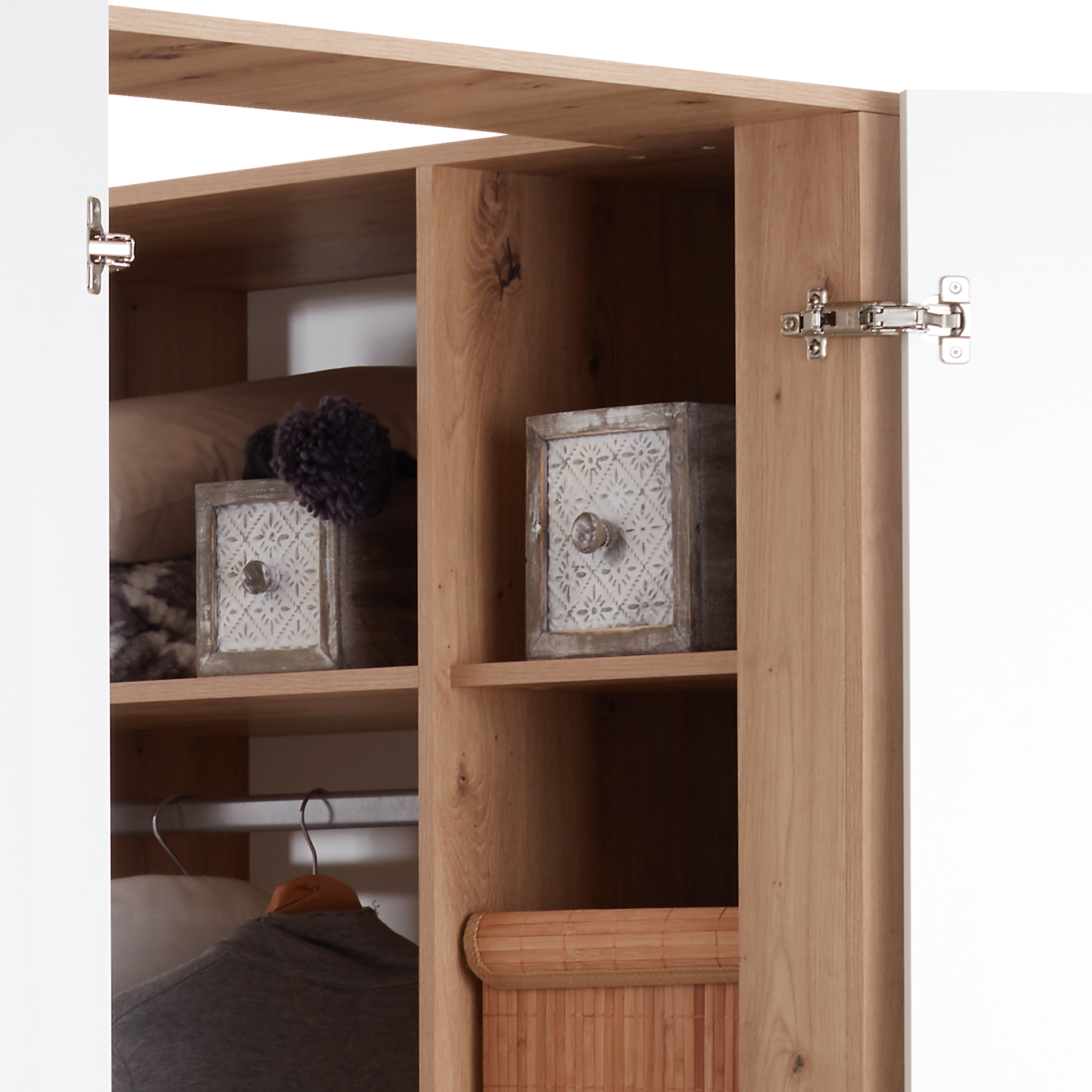 Eckschrank - Artisan Eiche-alpinweiß - begehbar