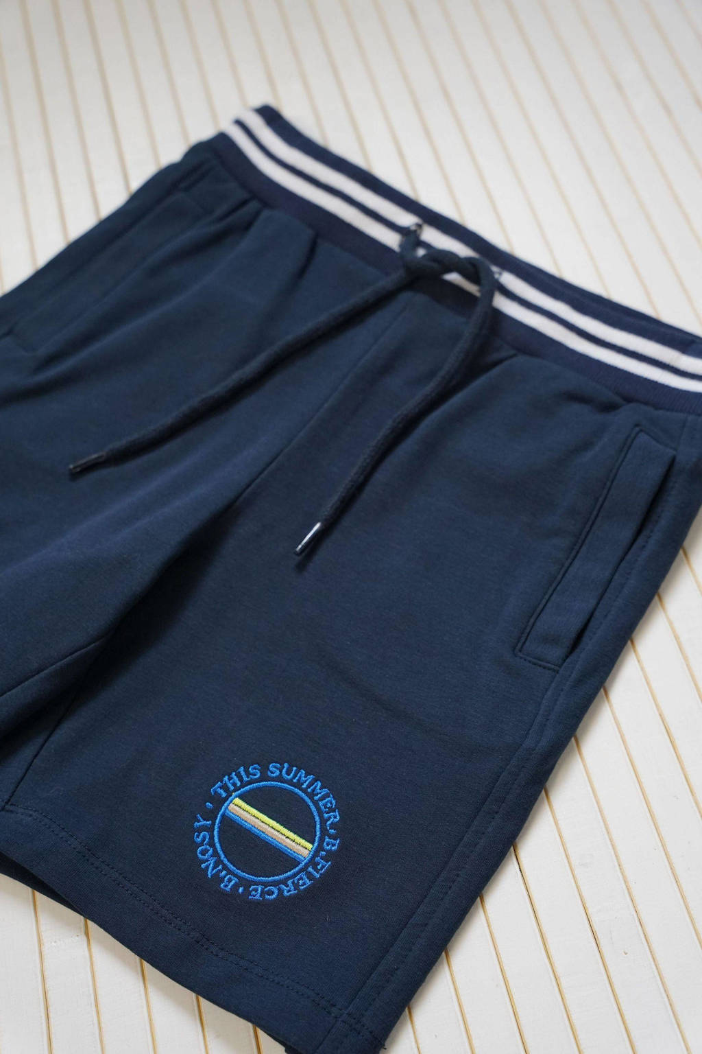 B.Nosy sweatshort met printopdruk donkerblauw