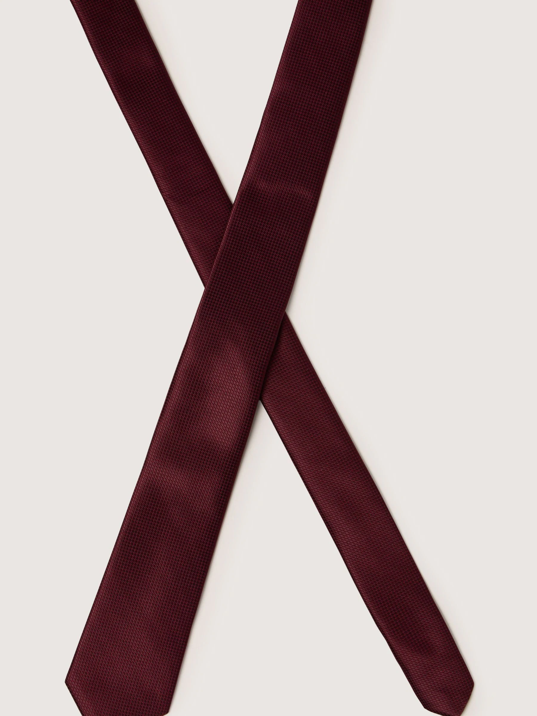 Antique Rogue Texture Tie