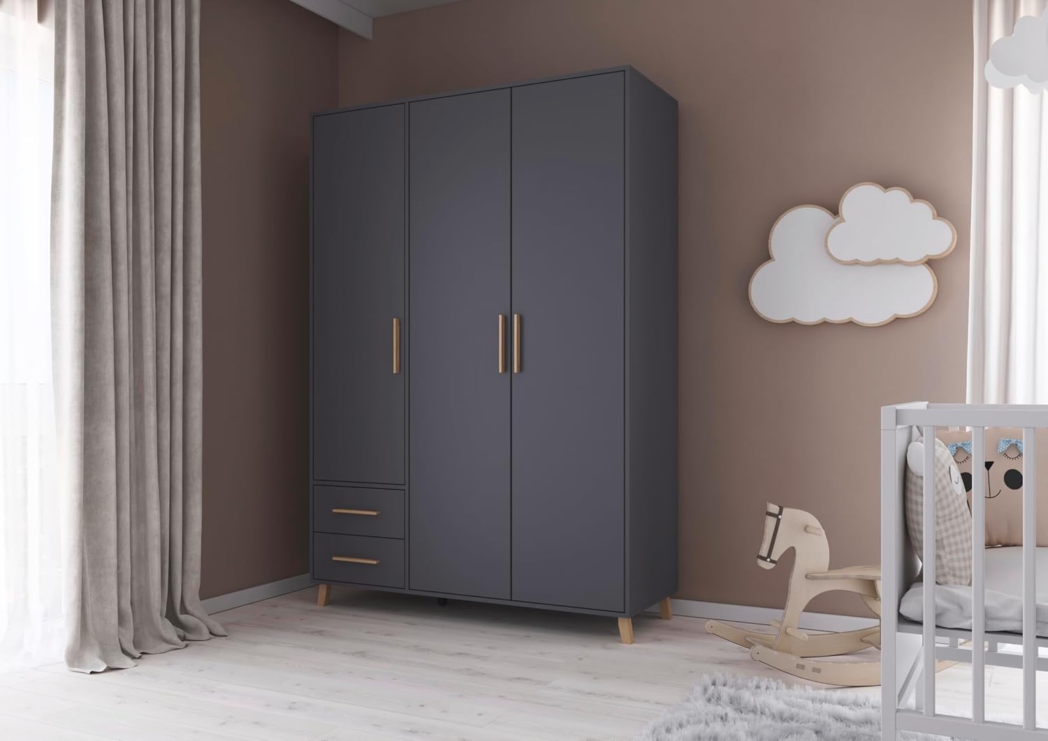Rauch Möbel Shinjo Kleiderschrank für Schlafzimmer, Kinderzimmer, Babyzimmer, 3-türig, 2 Schubladen mit Zubehör Classic, Griffe und Füße aus Massivholz, Farbe Grau metallic, Schwarz, 140x203x53cm