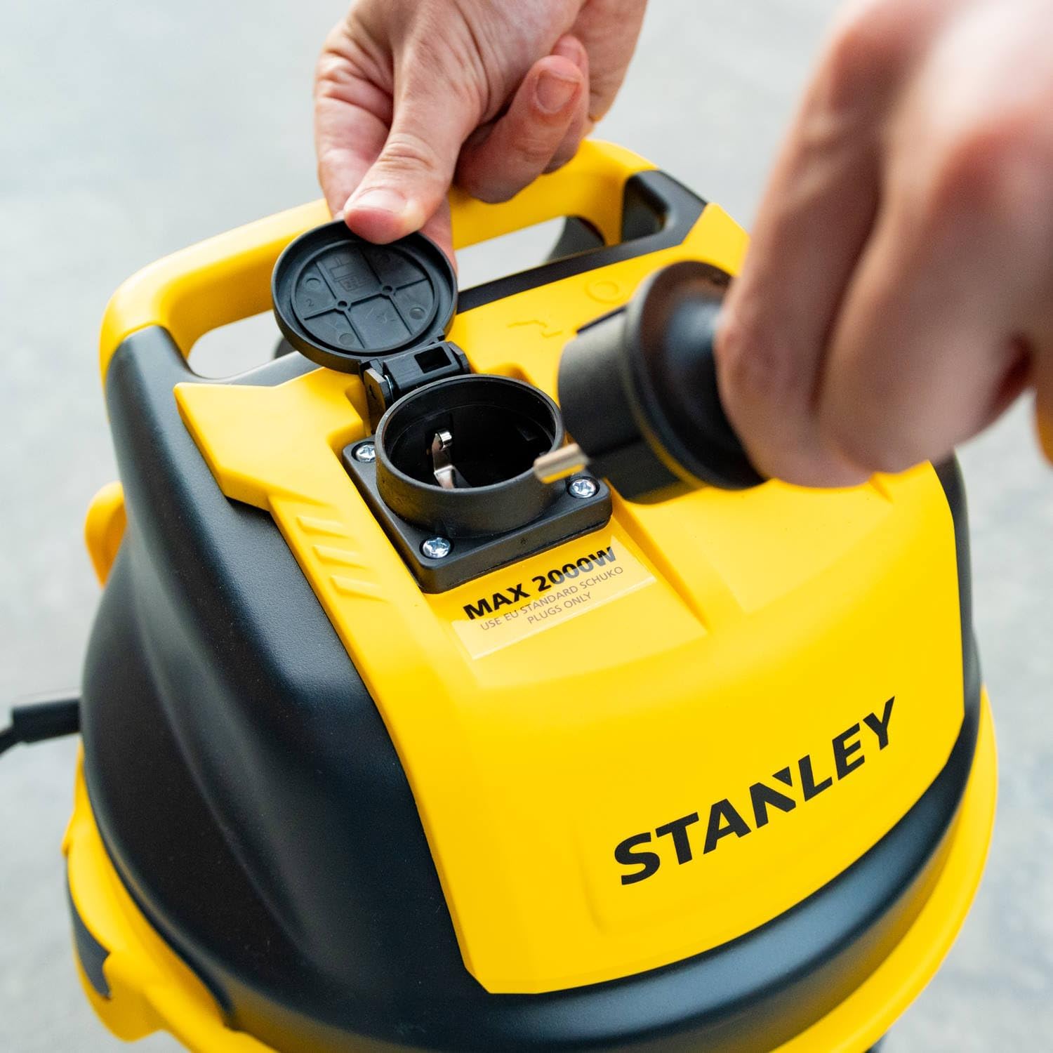 Stanley Nass und Trockensauger SXVC20XTE (1400 W, 20 l)