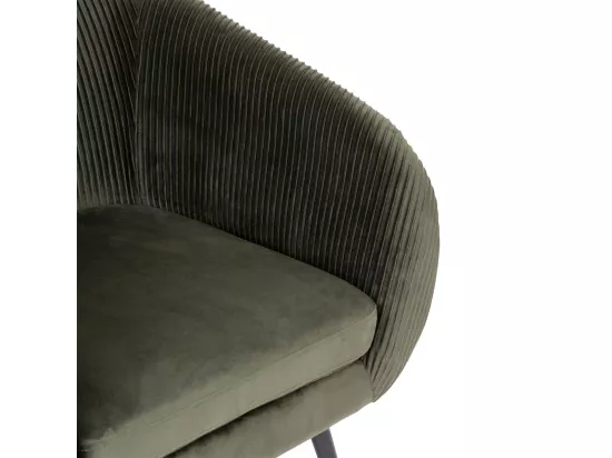 Fauteuil en Velours Vert Kaki plissé et pieds en métal noir