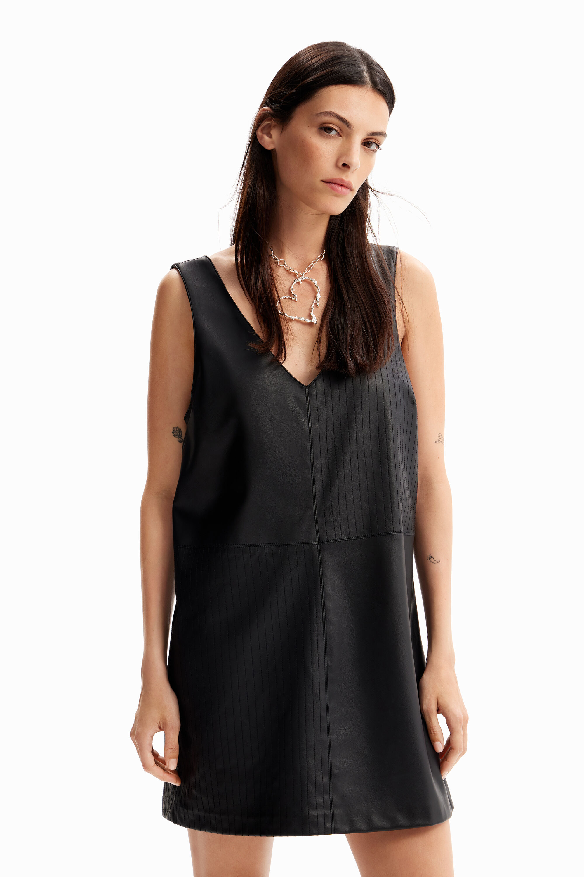 Vestido com efeito de pele pequena