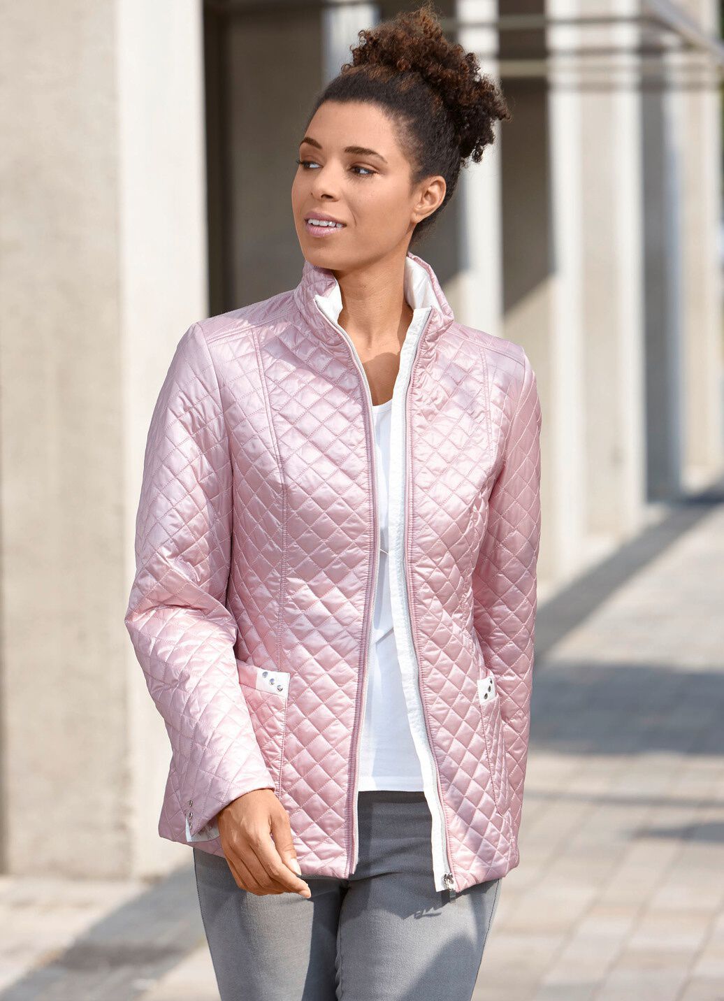 Jacke mit aufgesetzen Taschen