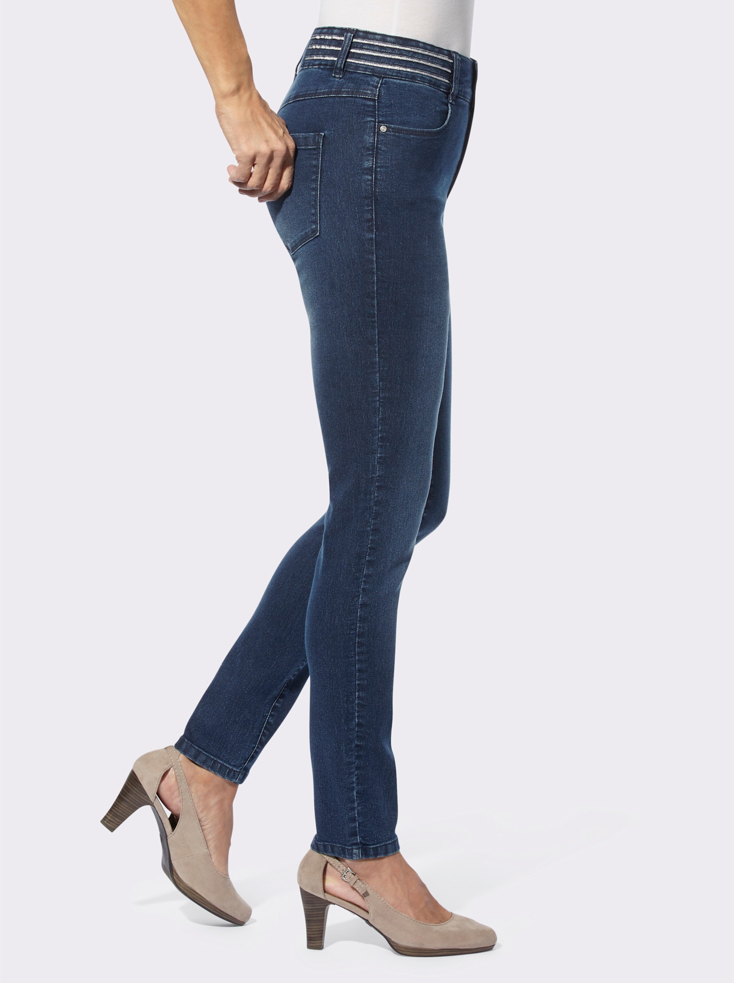 Jeans mit verziertem Bund