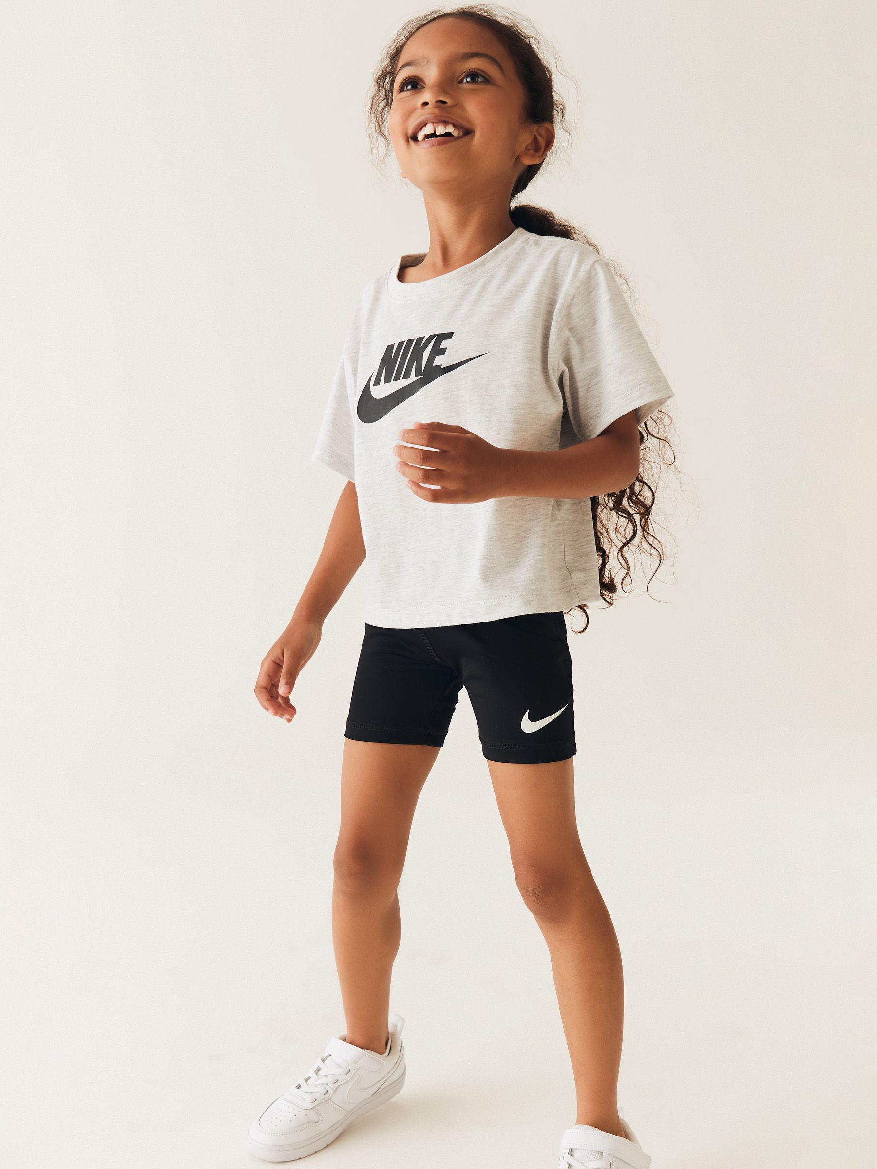 Zwart - Nike Little Kids Pro Drifit short