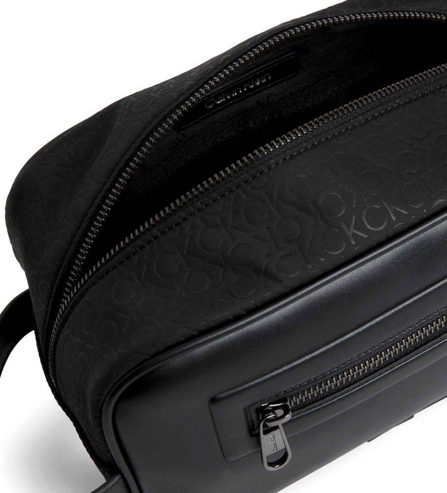 Nécessaire Calvin Klein Elevated Repreve, preta