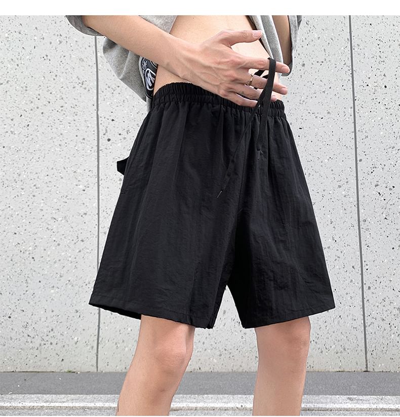 Antaeus - Mid Rise Applique Shorts