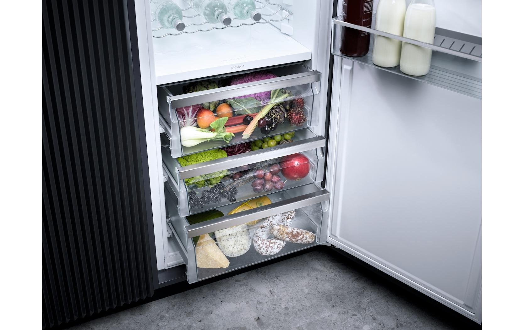 Einbaukühlschrank K 7747 D Links<br>Einbau-Kühlschrank für professionelles Einlagern, dank PerfectFresh Pro und DynaCool