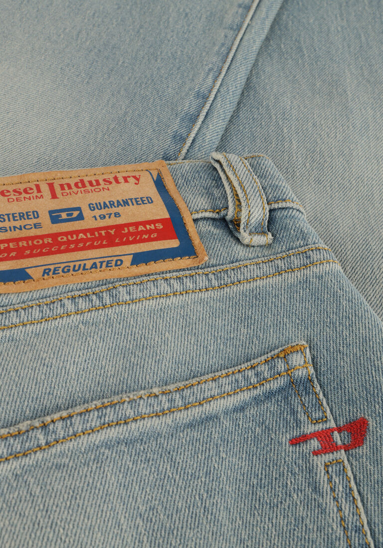 DIESEL lichtblauwe diesel slim fit jeans 2019 d-strukt