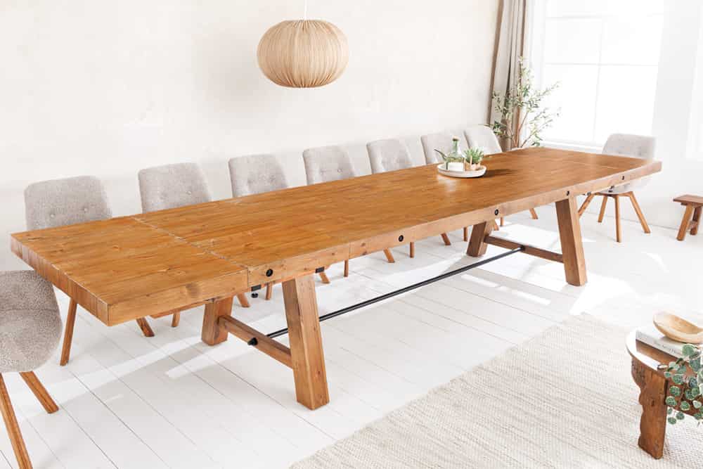Massiver Esstisch FINCA 300-400cm vintage braun verlängerbar recyceltes Pinienholz