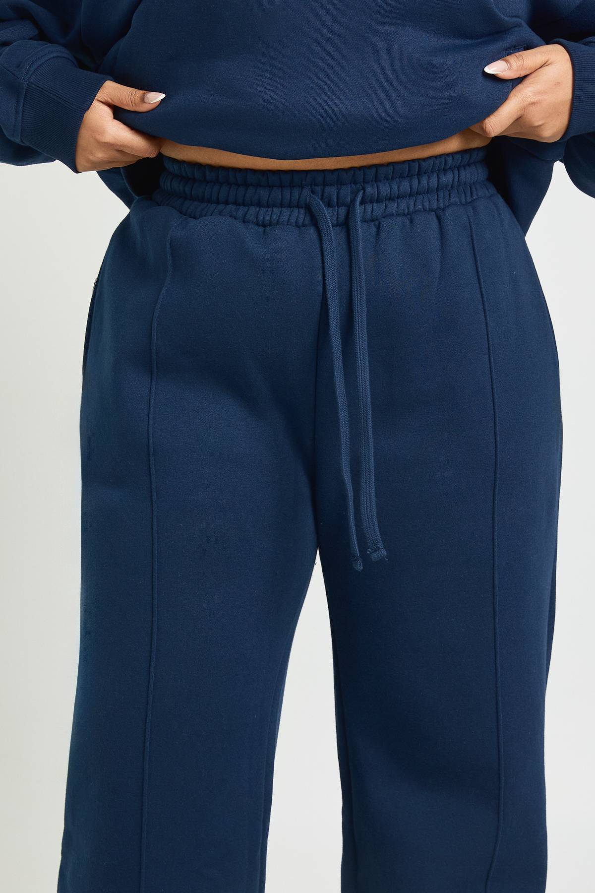 boohoo Plus Core Basique Détail de pintuck Ceinture profonde Jogger à jambes larges