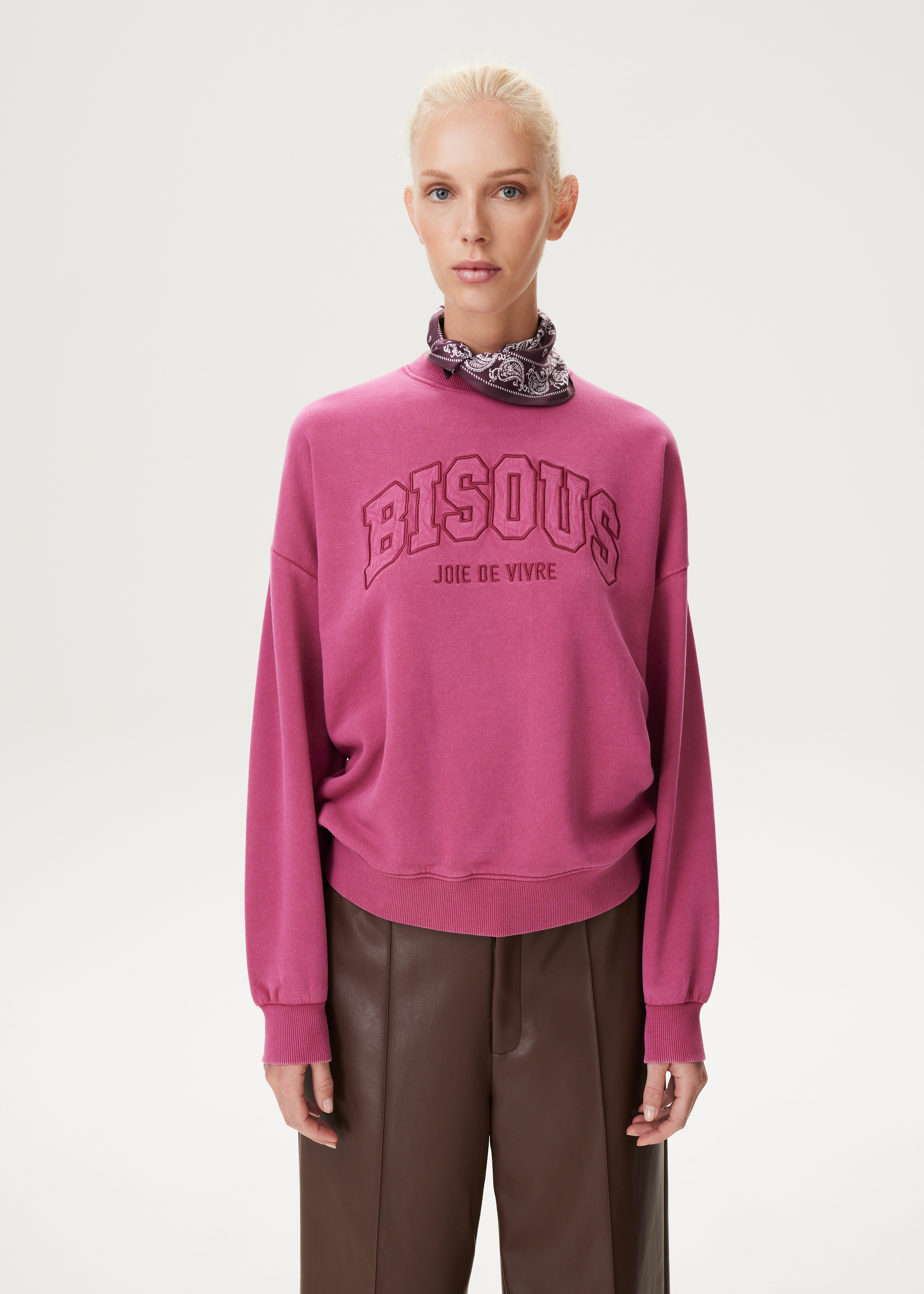 Sweater bisous borduurwerk