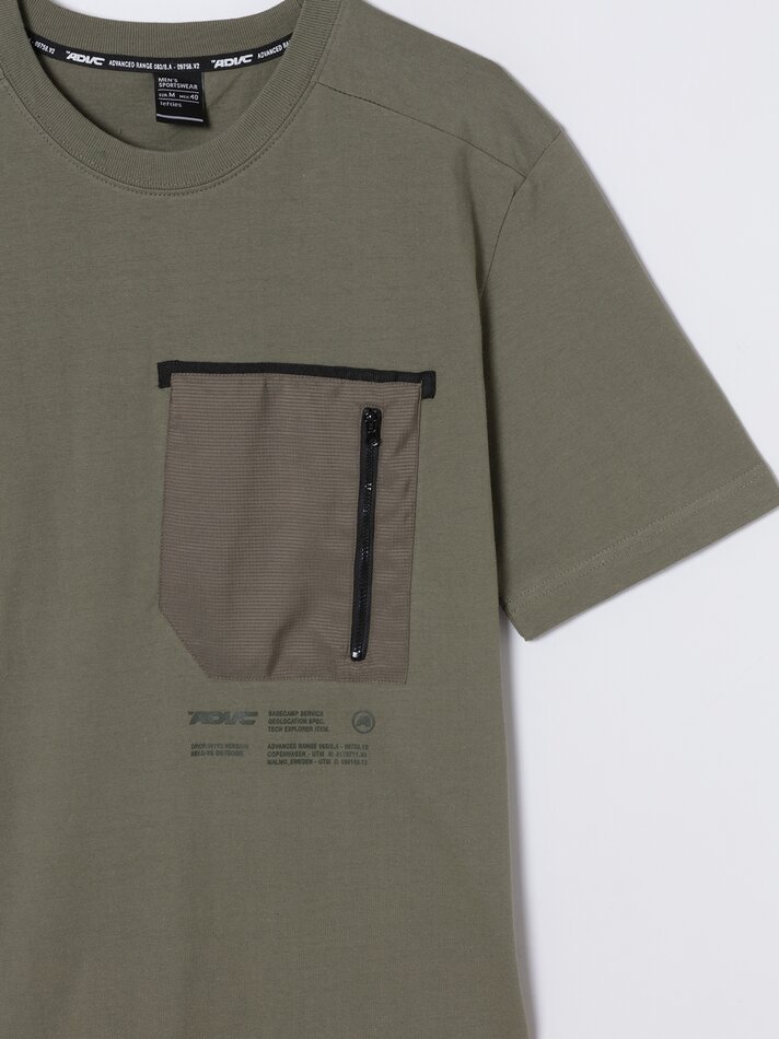 Camiseta estampada com bolso - Verde escuro