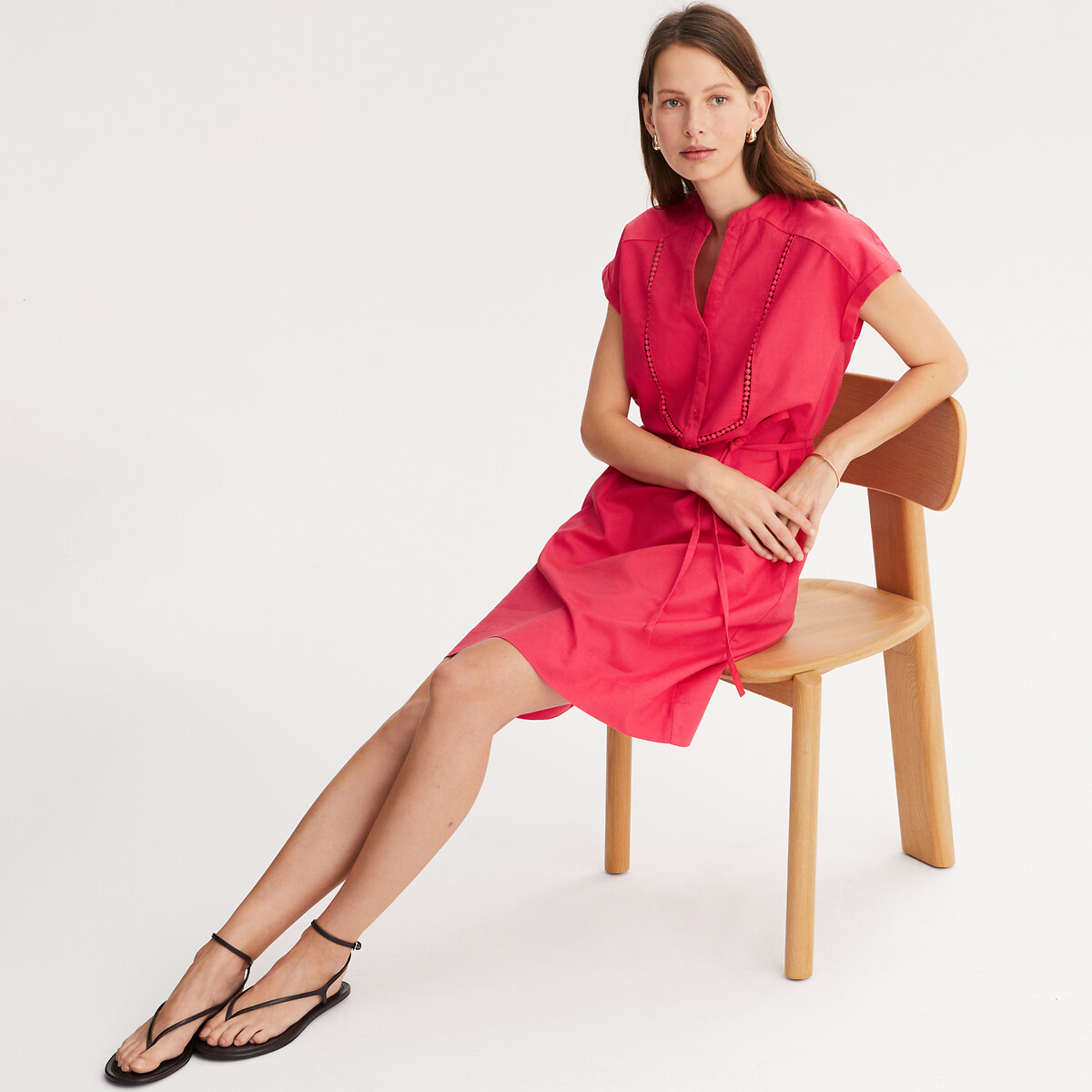 ANNE WEYBURN<br>Vestido reto, comprimento midi, mangas curtas