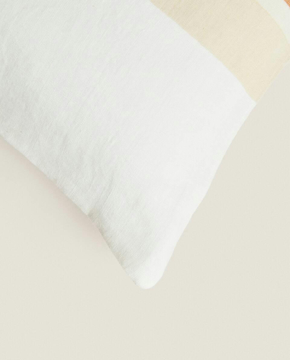 CAPA DE ALMOFADA LISTRADA