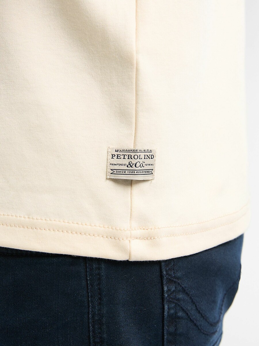 INDÚSTRIAS PETROLÍFERAS<br>Camiseta de manga curta com logotipo no peito
