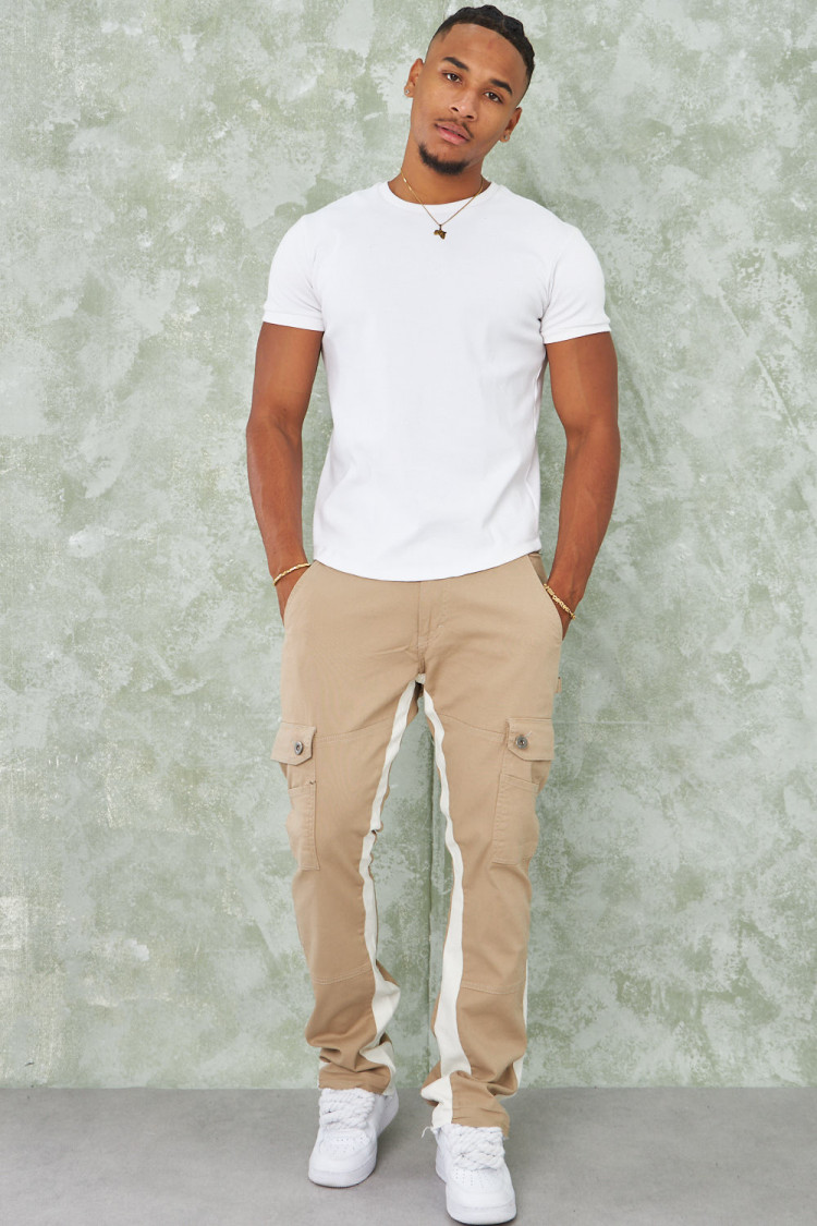 Jean cargo beige à empiècement blanc