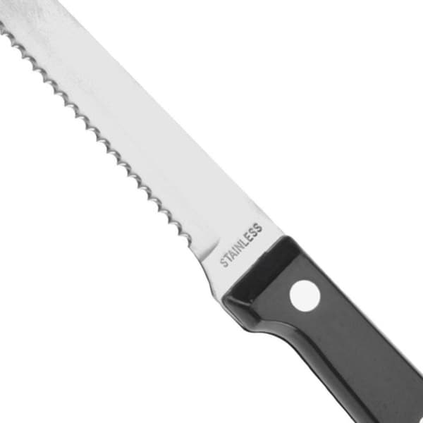 Skarpe biffkniver med taggete blad og robuste håndtak