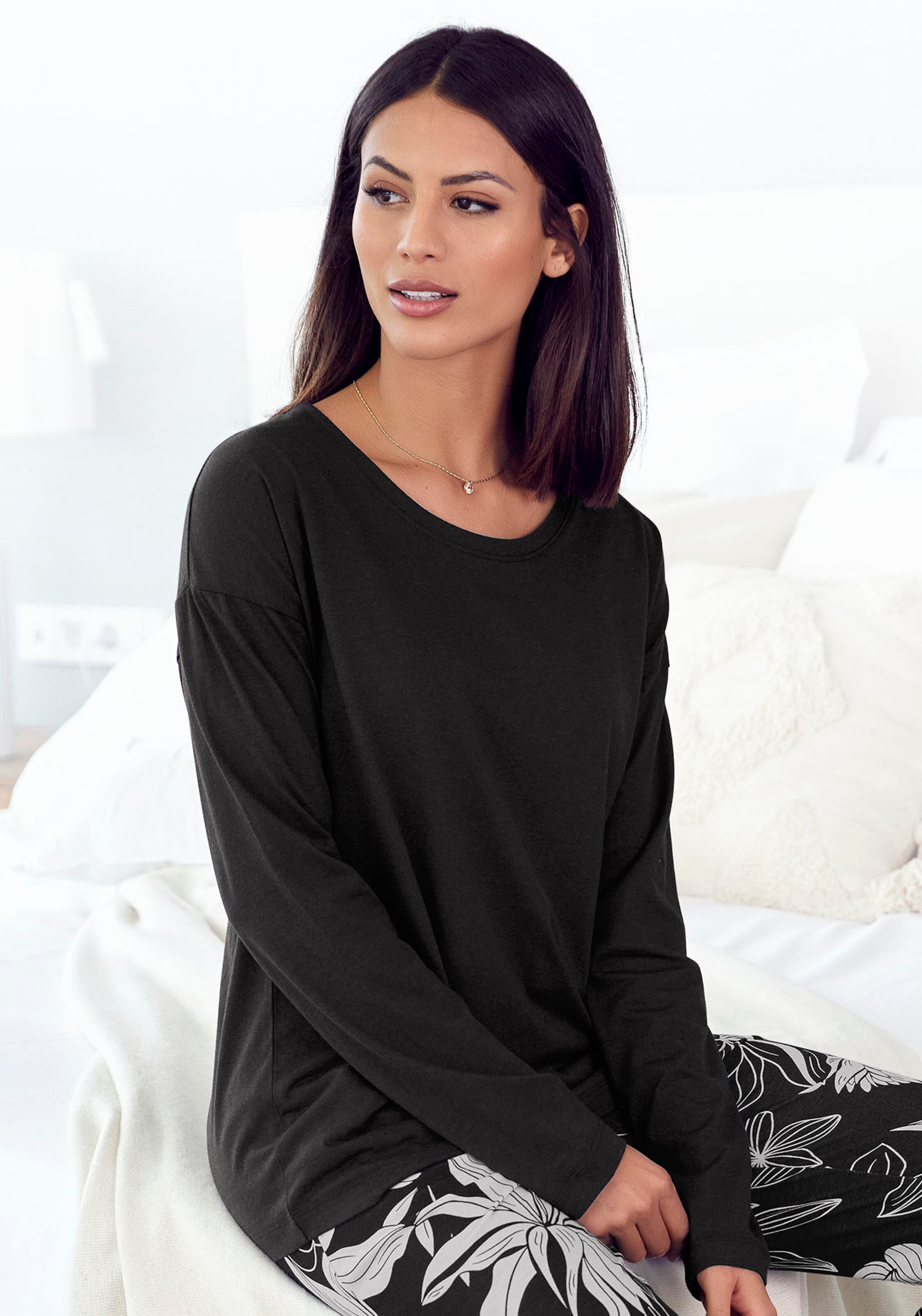 LASCANA Pyjamaoberteil in schwarz