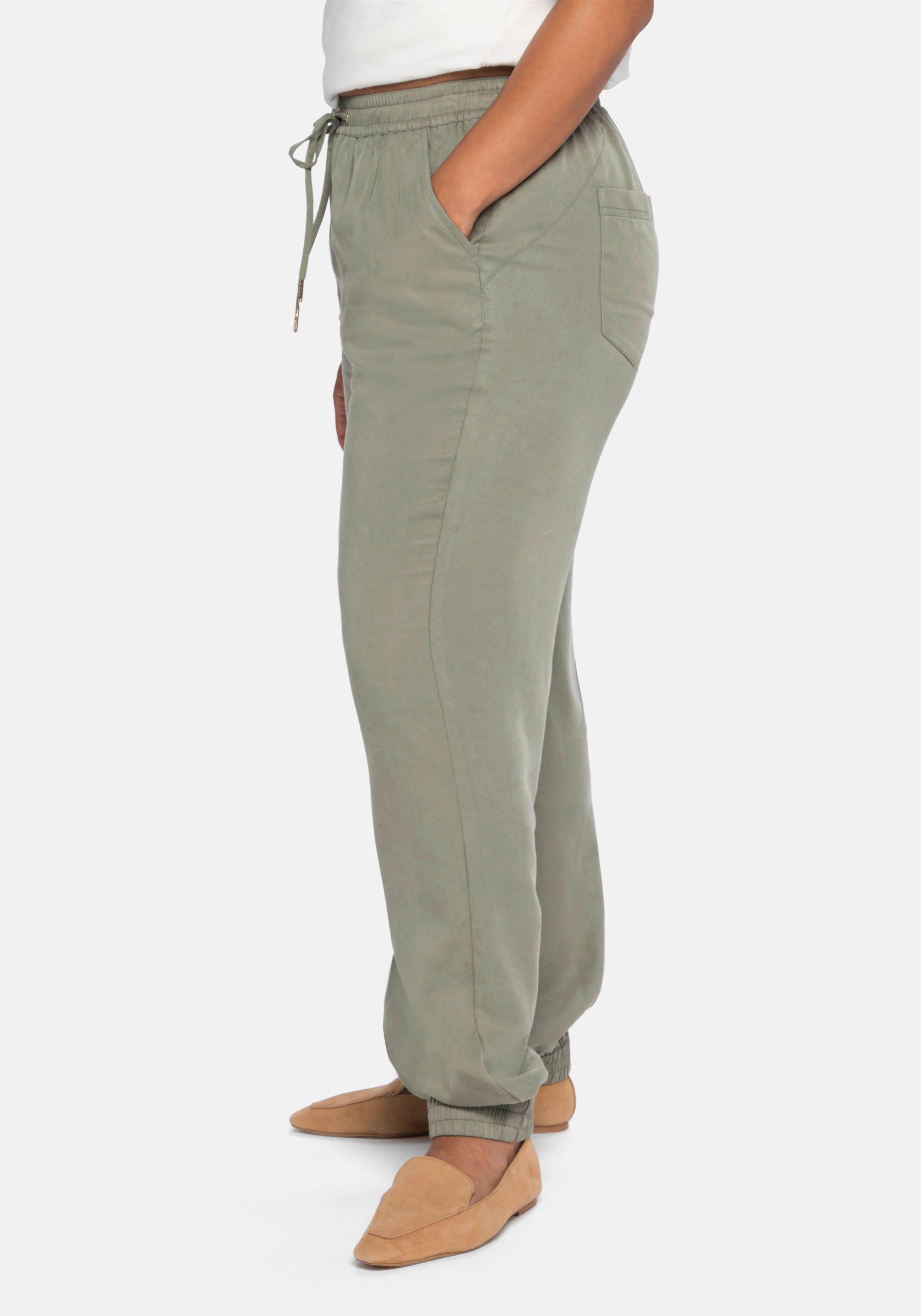 Joggpants mit goldfarbenen Details