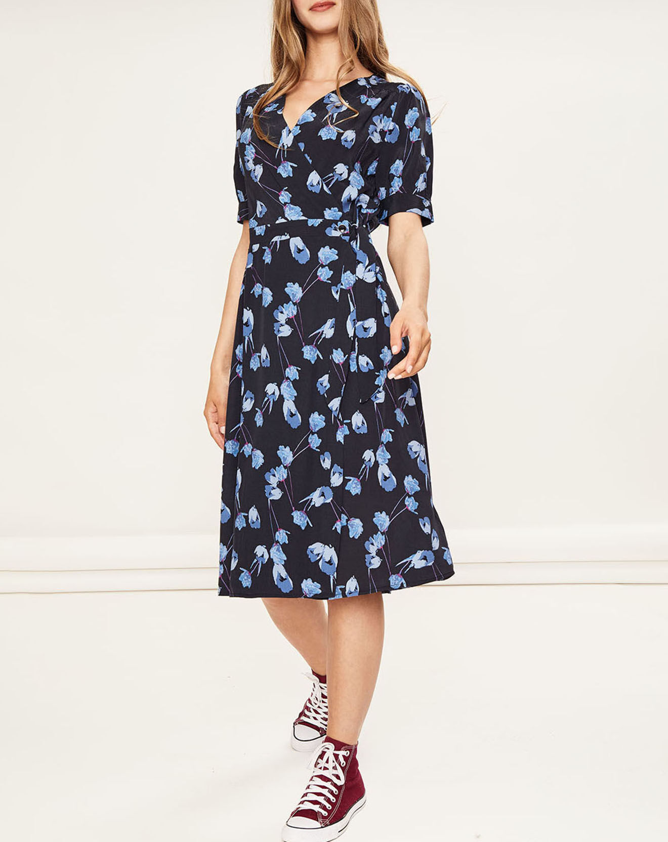 La Petite Etoile Robe Soyana à fleurs marine