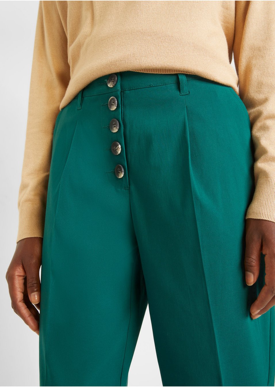 Pantalon en bengaline coupe Barrel avec patte de boutonnage