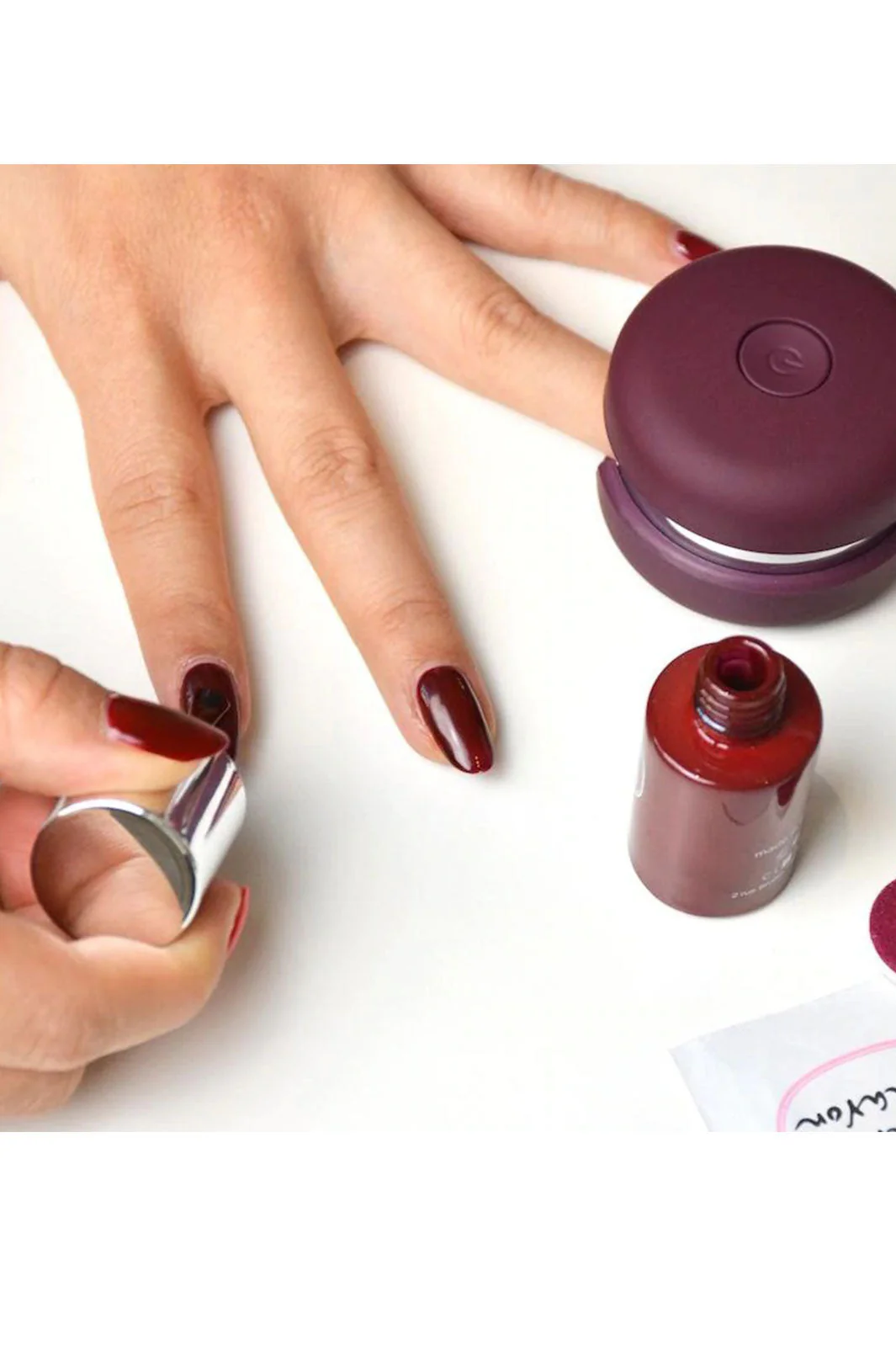 Le Mini Macaron Gel Manicure Kit cassis