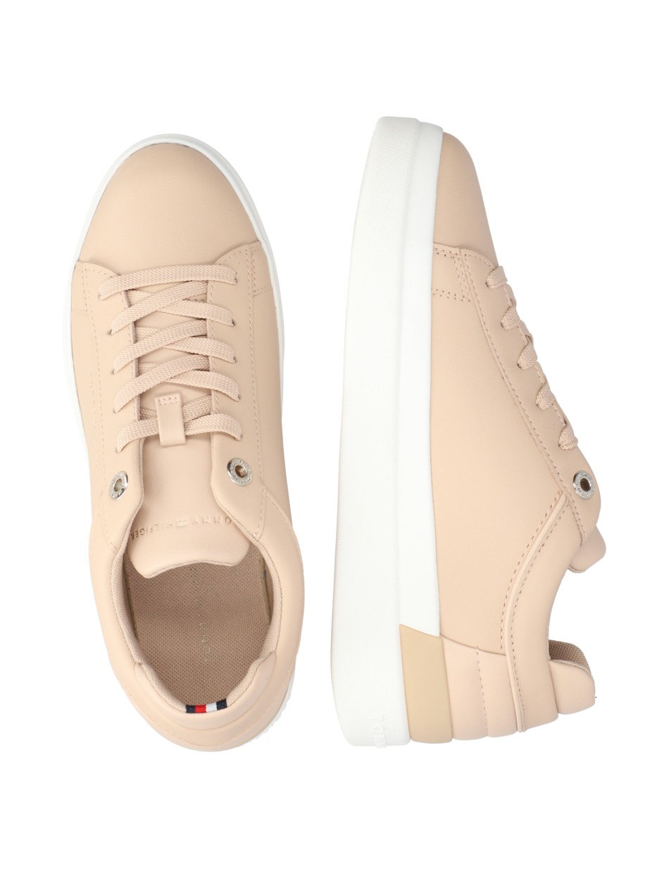 FEMININE ELEVATED SNEAKER