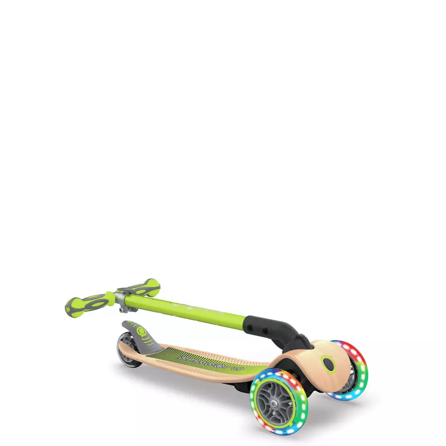 GLOBBER Scooter PRIMO FOLDABLE WOOD LIGHTS lime grün - mit Leuchtrollen und Holzdeck
