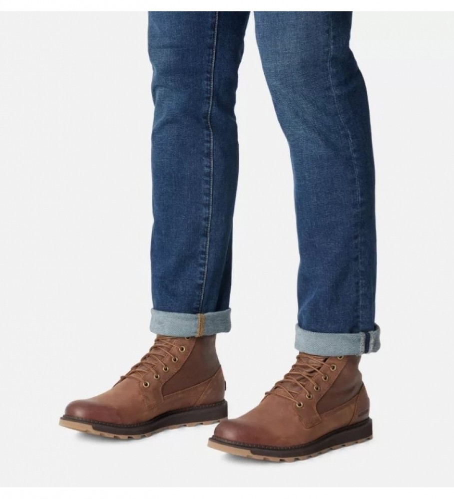 Botas de cano curto Sorel Madson II em couro marrom
