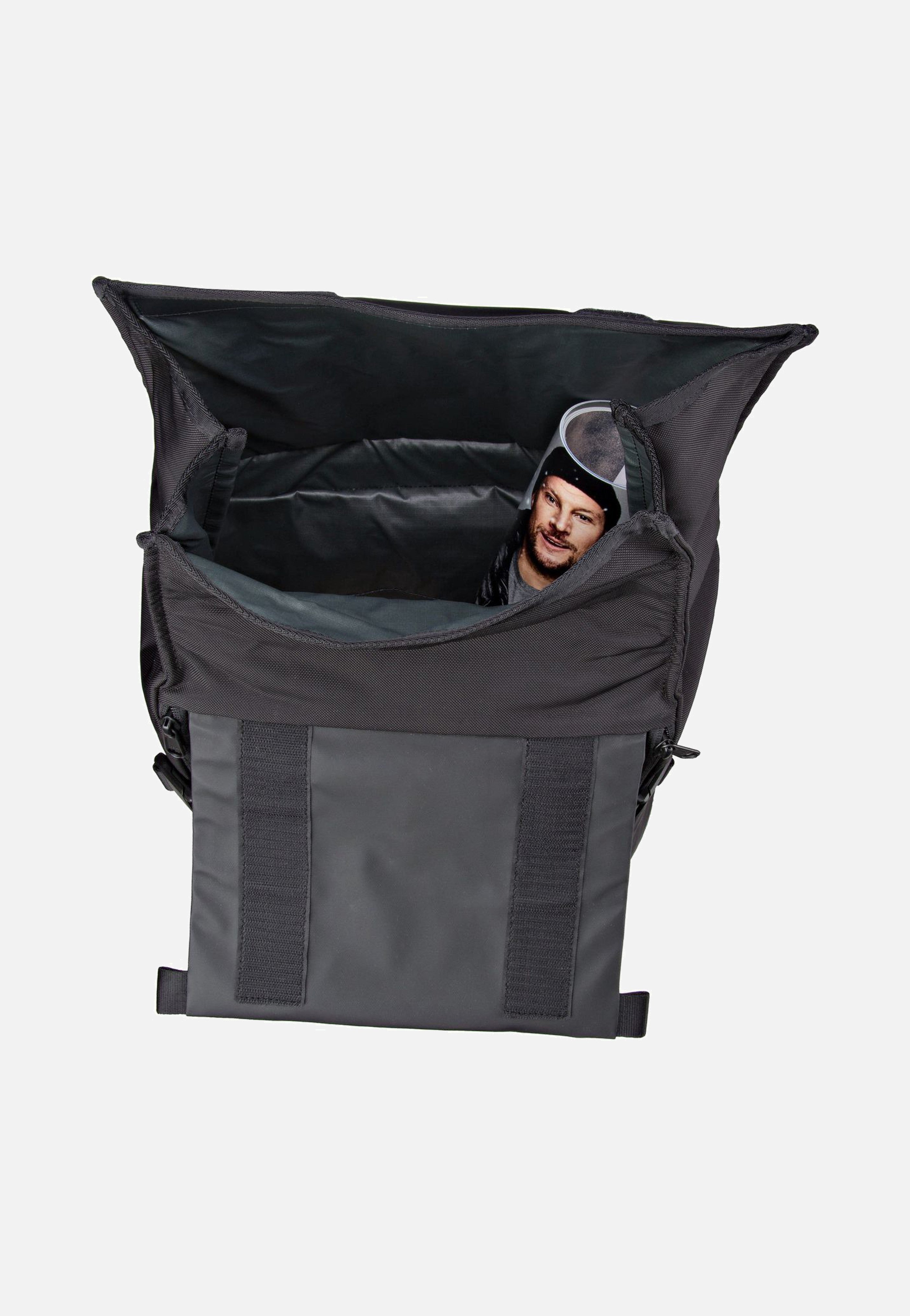 Clark Pack Jet Black - Rolltop Rucksack