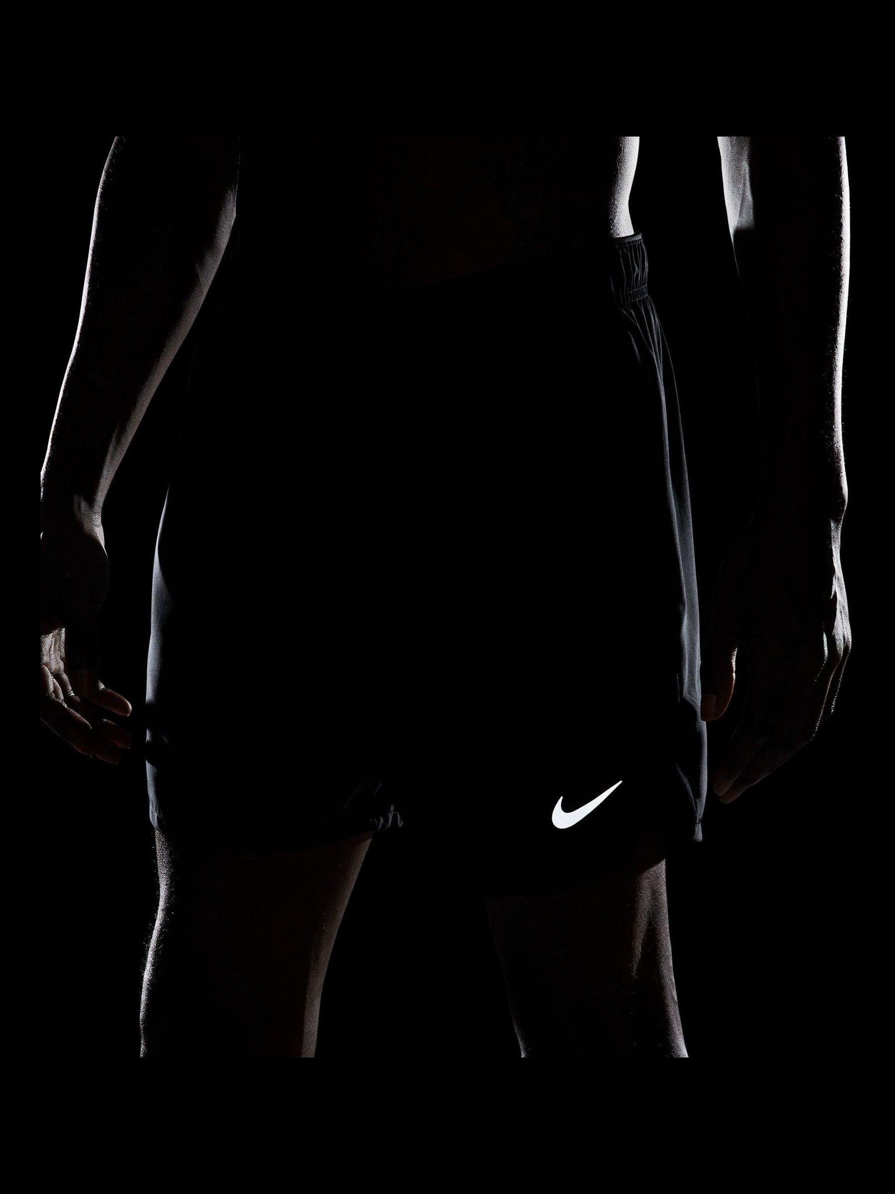 Zwart - Nike Dri-FIT Challenger 5 Inch hardloopshorts met slipvoering