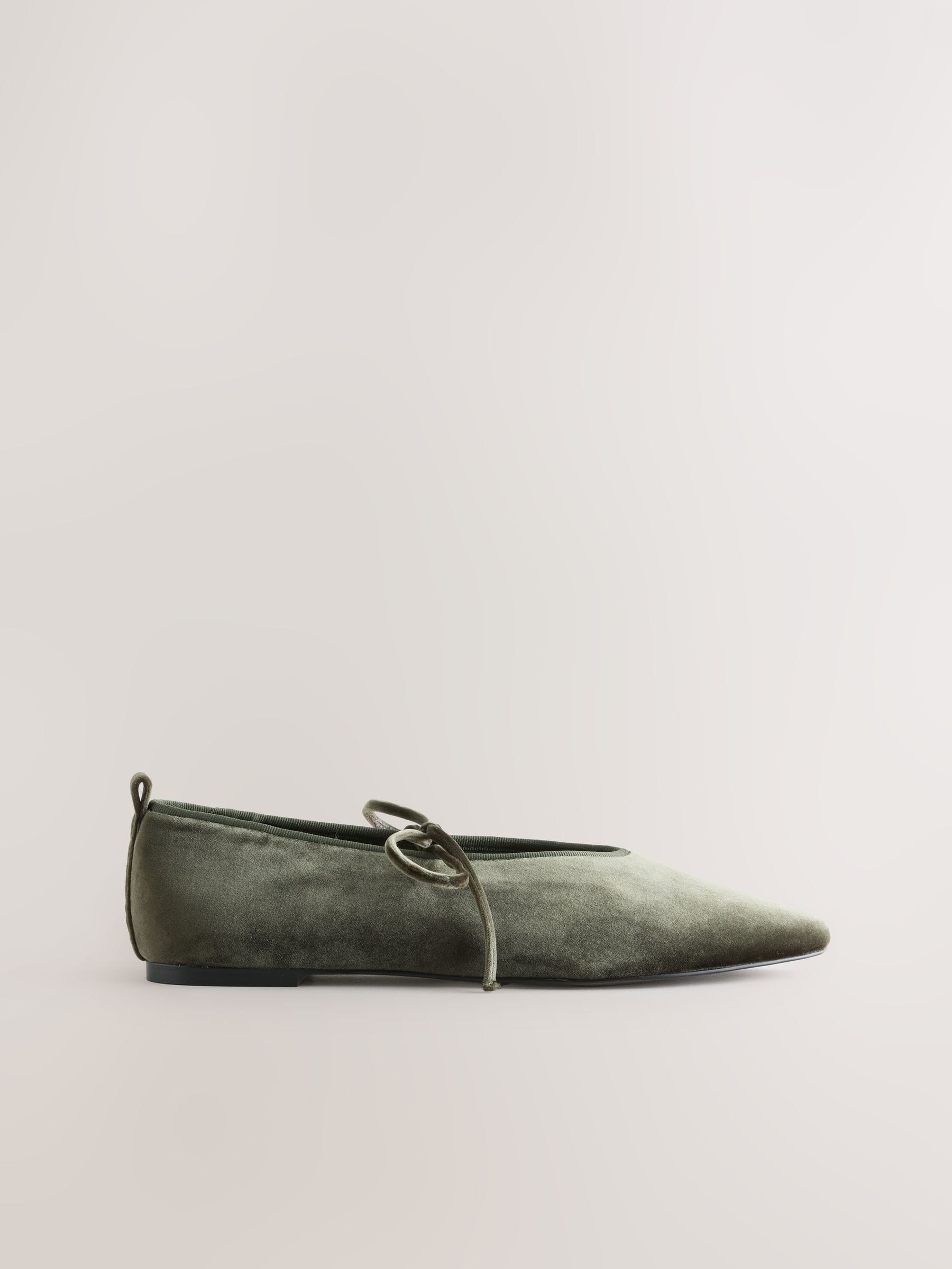 Smaragdgroen - Forever Comfort® Velvet Tie Mary Jane Shoes