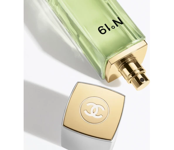 CHANEL N°19 Eau de toilette vaporisateur