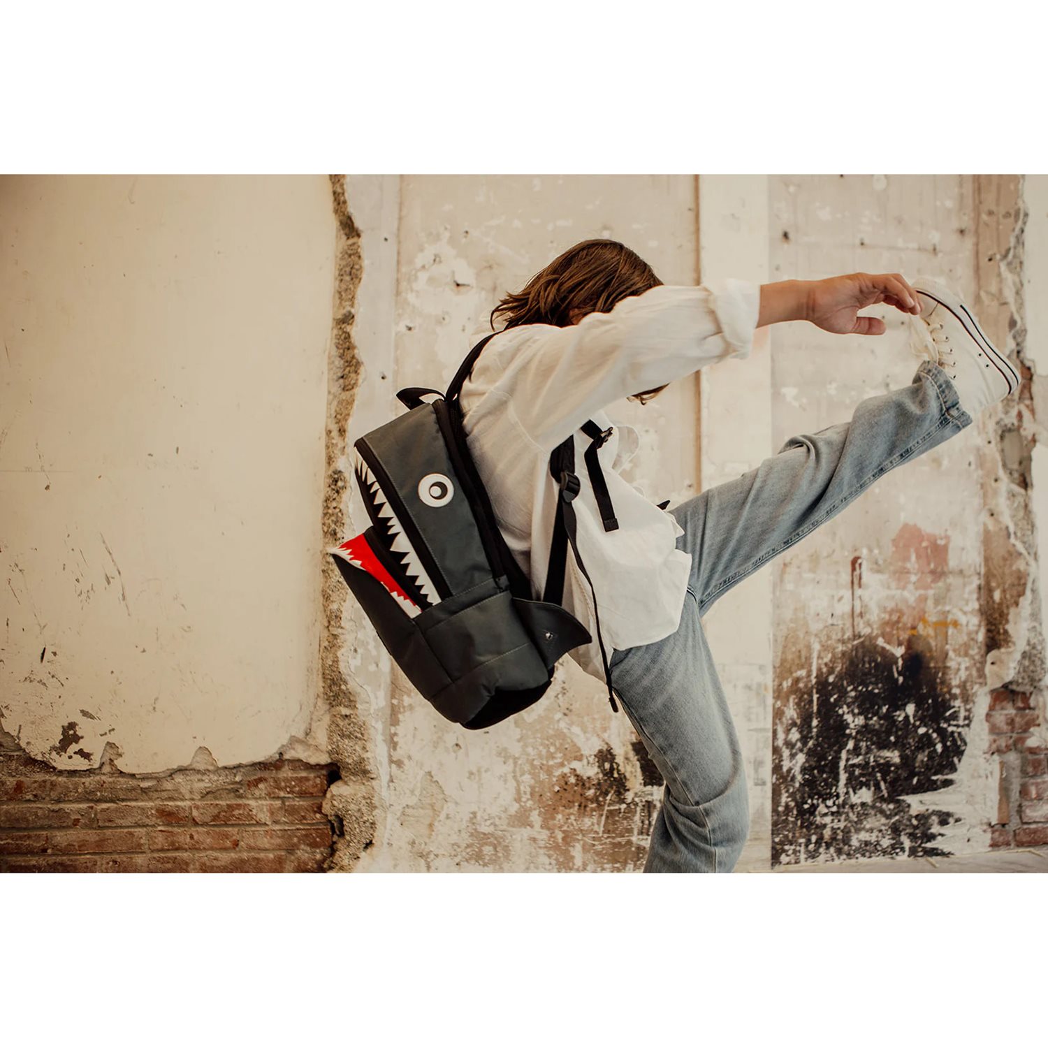 Pick & Pack Shark Shape Backpack M anthracite
