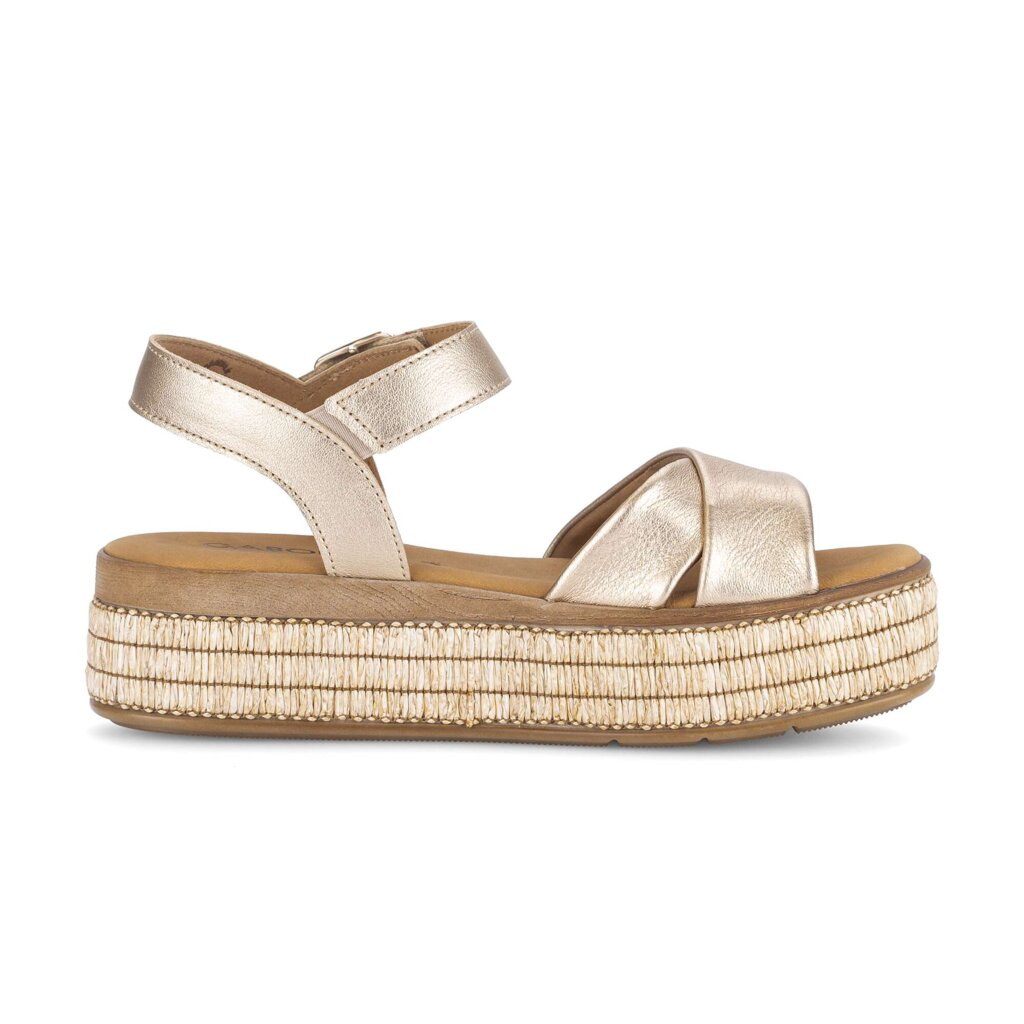 Sandale met plateauzool goud