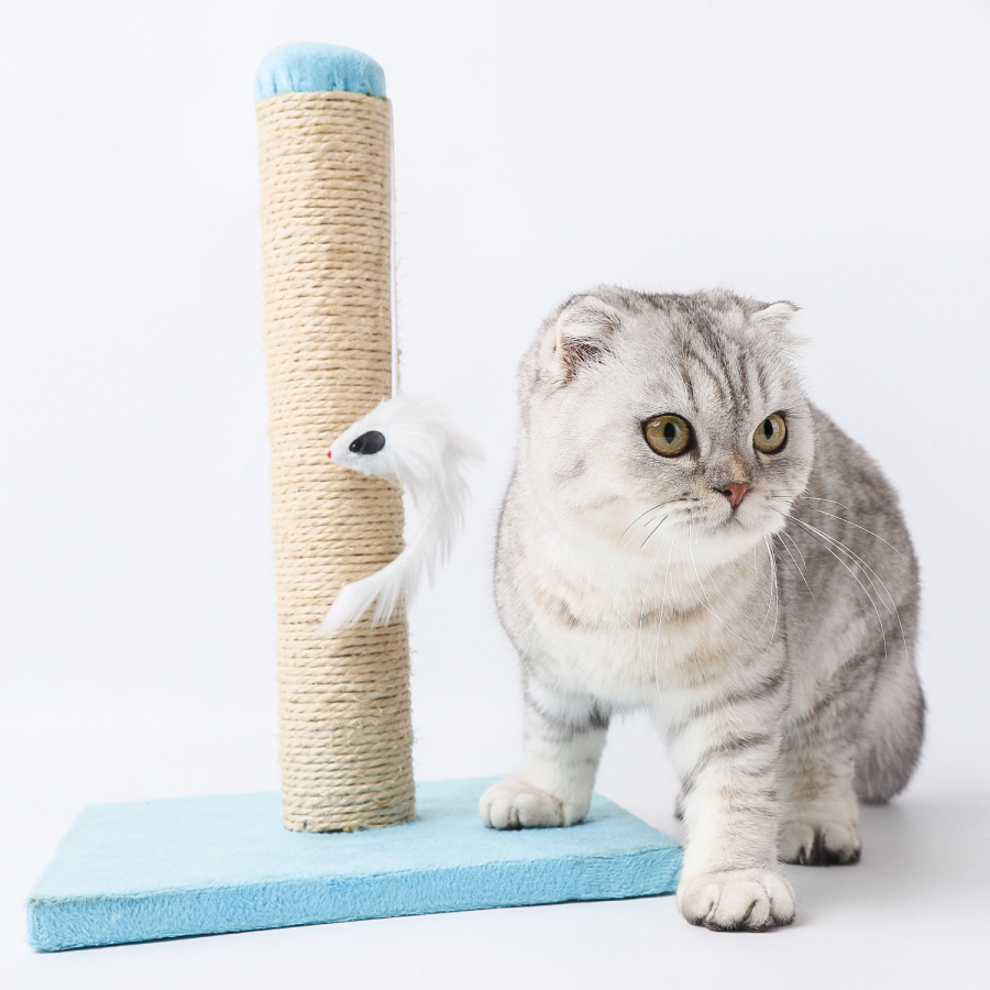 Nobleza – Arranhador de sisal para gatos com brinquedo