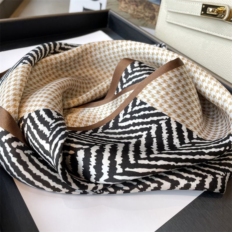 SOCOOL - Zijden sjaal met print (diverse designs)