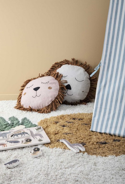 Ferm Living Safari lion kussen natural