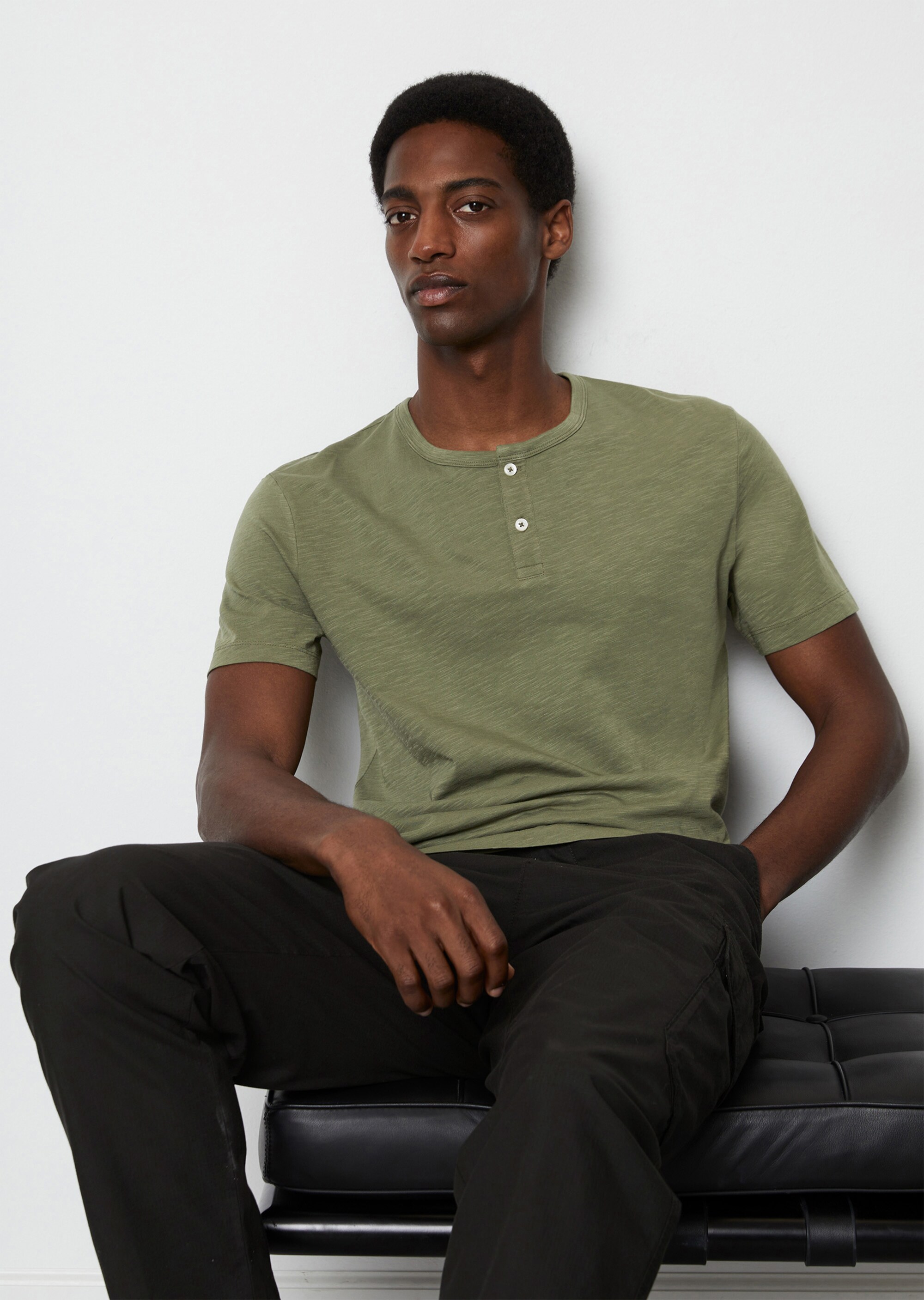 Henley-Shirt regular in softer Slub-Jersey-Qualität