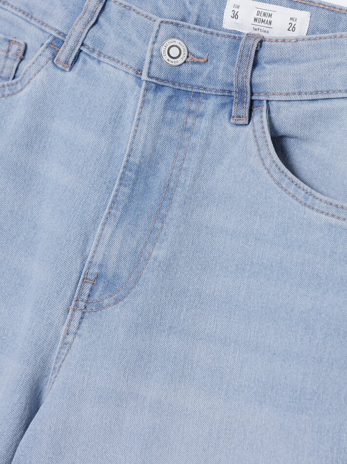 Calça jeans flare curta - Azul claro