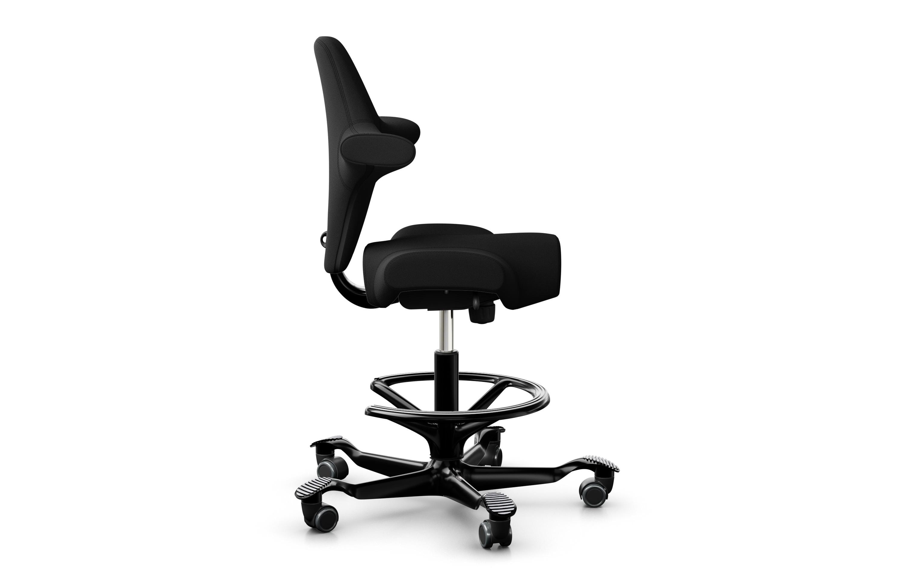 Bürostuhl Capisco 8106 mit Fussring Schwarz<br>Capisco – Der Bürostuhl-Klassiker mit einzigartigem geformten Sattelsitz
