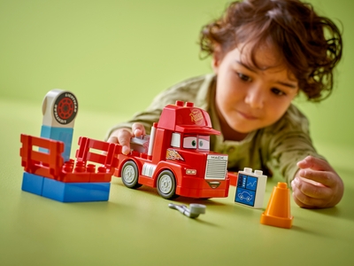 LEGO Mack bij de race (10417)