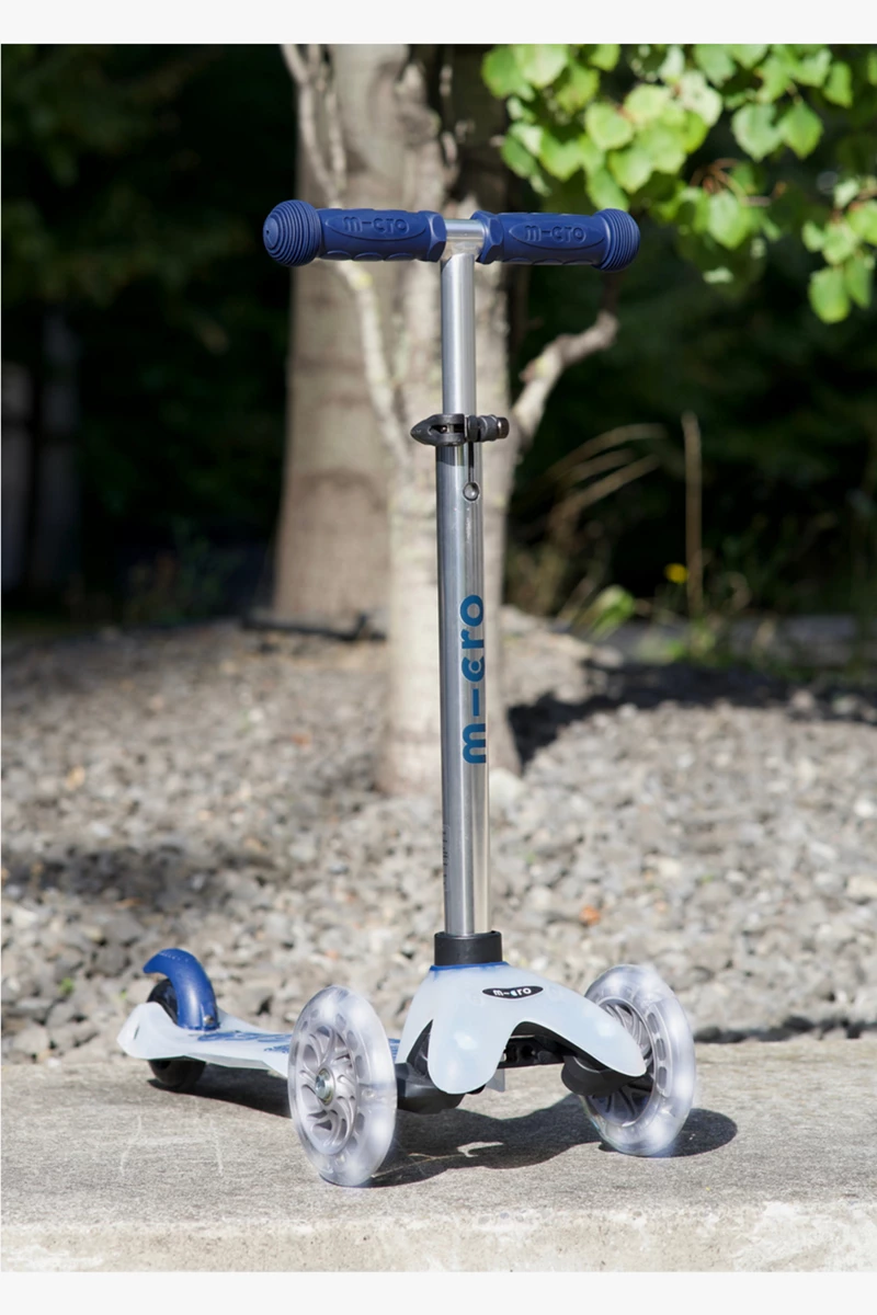 Micro Mini Deluxe Flux LED Scooter